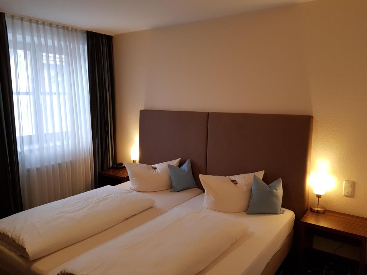 Hotel Koeniger Pliening ภายนอก รูปภาพ