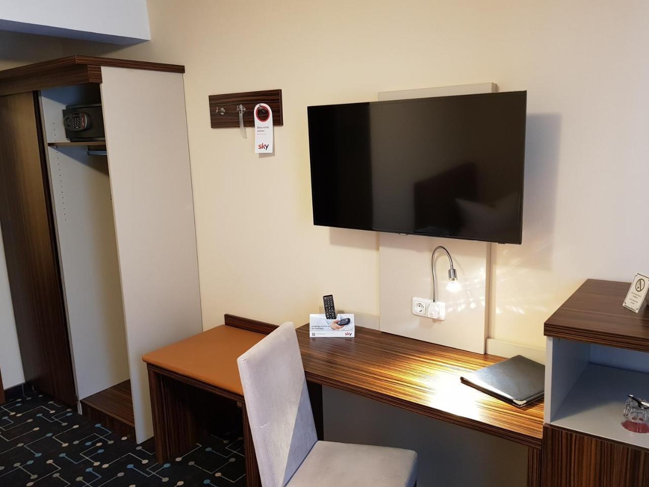 Hotel Koeniger Pliening ภายนอก รูปภาพ