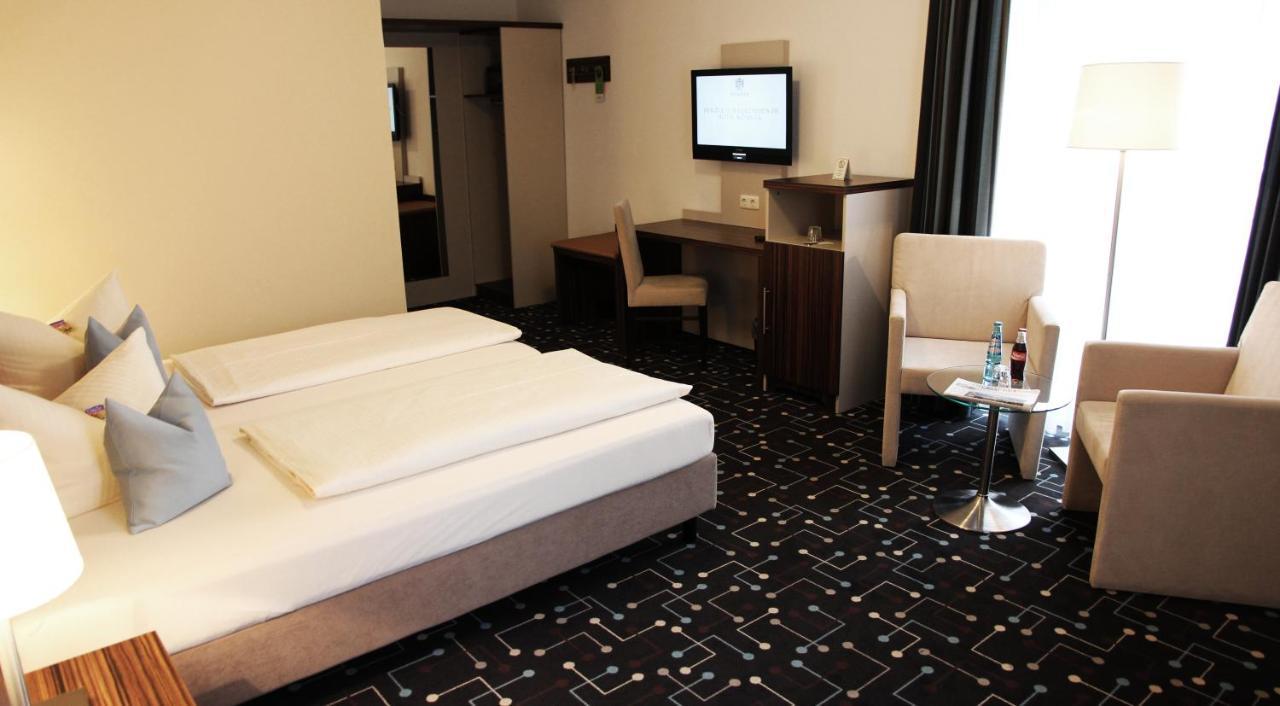 Hotel Koeniger Pliening ภายนอก รูปภาพ
