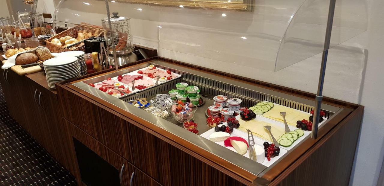 Hotel Koeniger Pliening ภายนอก รูปภาพ